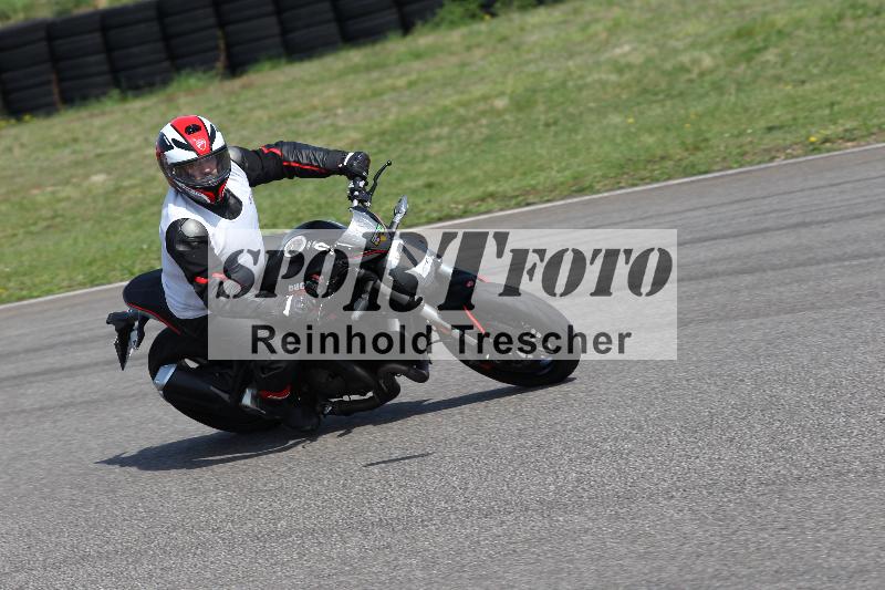 /Archiv-2022/06 15.04.2022 Speer Racing ADR/Instruktorengruppe/7-1